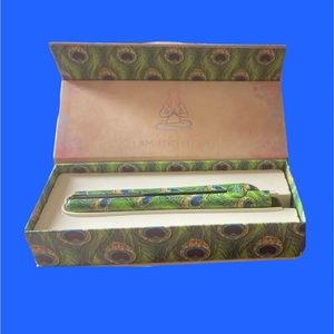 Karma Beauty Supreme Ceramic Flat Iron in Peacock NIB